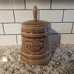 Vintage cookie churn cookie jar